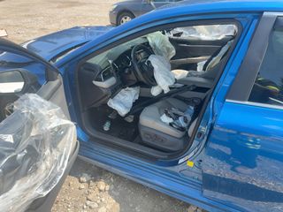 2019 Toyota Camry SE - Driver's Front Door Image